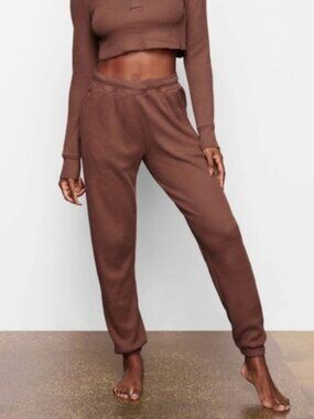 Skims Waffle Knit Thermal Joggers Sweatpants Pant (Brown) - Size Medium